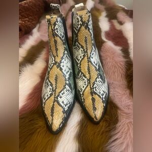 E8 Boots By Miista